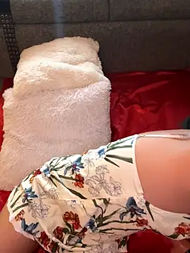 ZafiroKlein online show from September 27, 2025, 9:31 pm