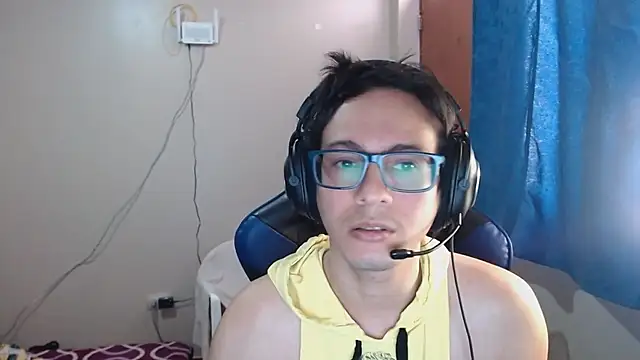Snapshot of cholitohermoso chatting on February 13, 2025, 3:46 pm cholitohermoso online show from February 13, 2025, 3:46 pm