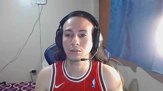 Snapshot of cholitohermoso chatting on February 15, 2025, 7:49 am cholitohermoso online show from February 15, 2025, 7:49 am