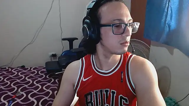 Snapshot of cholitohermoso chatting on February 15, 2025, 9:15 pm cholitohermoso online show from February 15, 2025, 9:15 pm