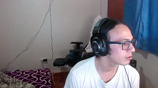 Snapshot of cholitohermoso chatting on March 12, 2025, 2:12 pm cholitohermoso online show from March 12, 2025, 2:12 pm