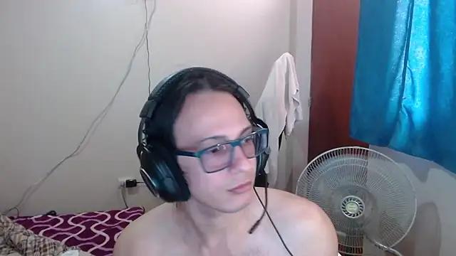 Snapshot of cholitohermoso chatting on March 12, 2025, 8:20 pm cholitohermoso online show from March 12, 2025, 8:20 pm