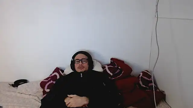 cholitohermoso online show from September 30, 2025, 3:17 pm