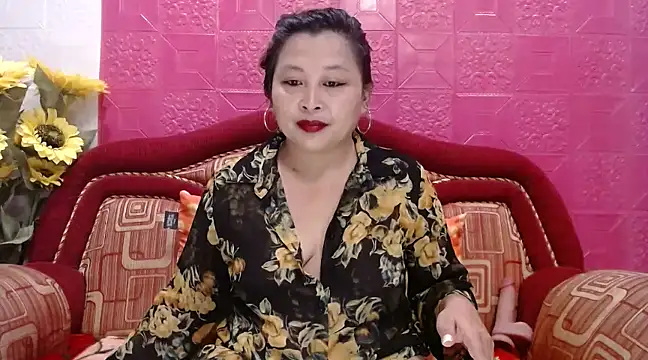 Snapshot of UrSweetClassyPinay chatting on February 22, 2025, 6:41 pm UrSweetClassyPinay online show from February 22, 2025, 6:41 pm