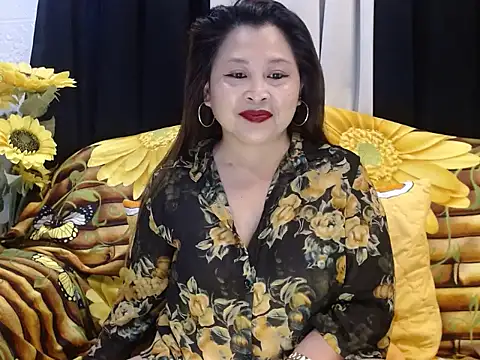 Snapshot of UrSweetClassyPinay chatting on October 20, 2025, 4:29 pm UrSweetClassyPinay online show from October 20, 2025, 4:29 pm