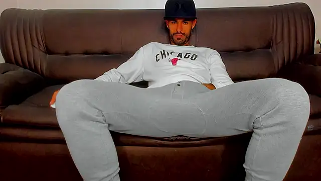 Snapshot of sexyhotmusclesforyou1 chatting on October 11, 2025, 8:24 am sexyhotmusclesforyou1 online show from October 11, 2025, 8:24 am