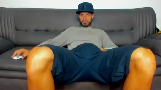 Snapshot of sexyhotmusclesforyou1 chatting on November 4, 2025, 4:44 am sexyhotmusclesforyou1 online show from November 4, 2025, 4:44 am