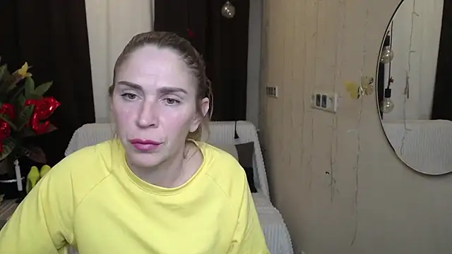 Snapshot of TessaDaybreak chatting on February 13, 2025, 5:22 pm TessaDaybreak online show from February 13, 2025, 5:22 pm