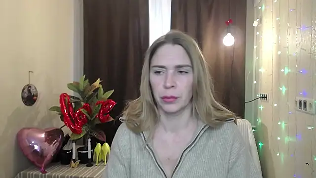 Snapshot of TessaDaybreak chatting on February 14, 2025, 12:47 pm TessaDaybreak online show from February 14, 2025, 12:47 pm