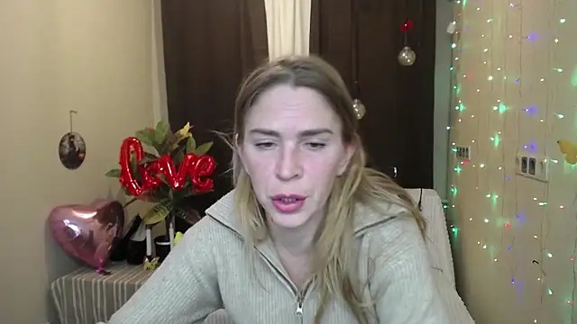Snapshot of TessaDaybreak chatting on February 15, 2025, 4:01 pm TessaDaybreak online show from February 15, 2025, 4:01 pm