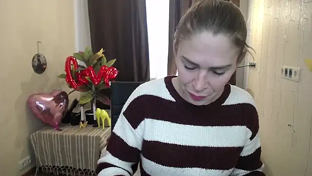 Snapshot of TessaDaybreak chatting on February 16, 2025, 7:26 am TessaDaybreak online show from February 16, 2025, 7:26 am
