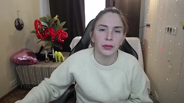 Snapshot of TessaDaybreak chatting on February 18, 2025, 10:27 am TessaDaybreak online show from February 18, 2025, 10:27 am