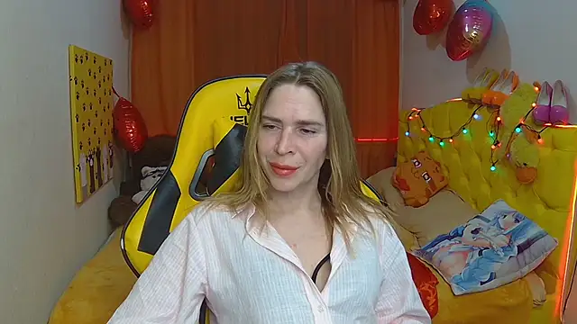 Snapshot of TessaDaybreak chatting on March 7, 2025, 10:35 am TessaDaybreak online show from March 7, 2025, 10:35 am
