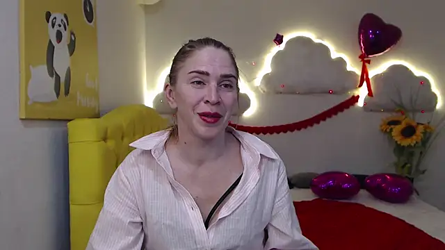 Snapshot of TessaDaybreak chatting on March 15, 2025, 10:35 am TessaDaybreak online show from March 15, 2025, 10:35 am