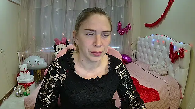 Snapshot of TessaDaybreak chatting on March 21, 2025, 1:12 pm TessaDaybreak online show from March 21, 2025, 1:12 pm