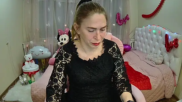 Snapshot of TessaDaybreak chatting on March 21, 2025, 4:18 pm TessaDaybreak online show from March 21, 2025, 4:18 pm