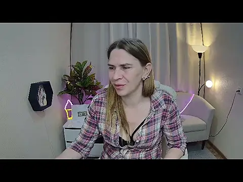 Snapshot of TessaDaybreak chatting on May 15, 2026, 7:48 am TessaDaybreak online show from May 15, 2026, 7:48 am