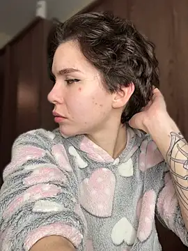 Snapshot of Anna-Sun chatting on March 7, 2025, 6:22 pm Anna-Sun online show from March 7, 2025, 6:22 pm