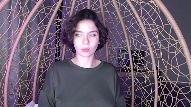 Snapshot of Anna-Sun chatting on October 5, 2025, 5:22 pm Anna-Sun online show from October 5, 2025, 5:22 pm