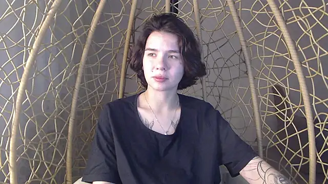 Anna-Sun online show from October 15, 2025, 5:13 pm