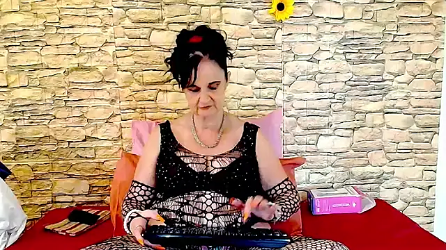 LuciousGrace online show from May 21, 2026, 6:09 am