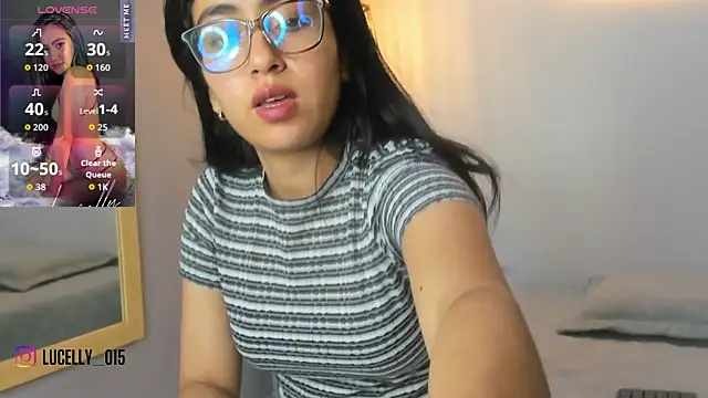 lucelly 15 online show from October 23, 2025, 11:42 am