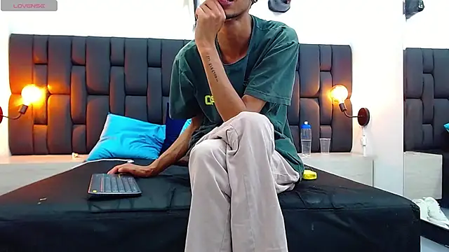 Dangerous dogg online show from March 13, 2025, 6:45 pm