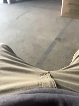 bigthuggin26 online show from February 10, 2026, 9:41 pm