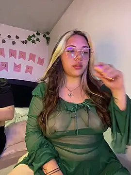  ivyginger online show from March 25, 2026, 4:40 am