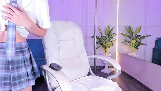 KittyLyne online show from October 1, 2025, 5:02 am