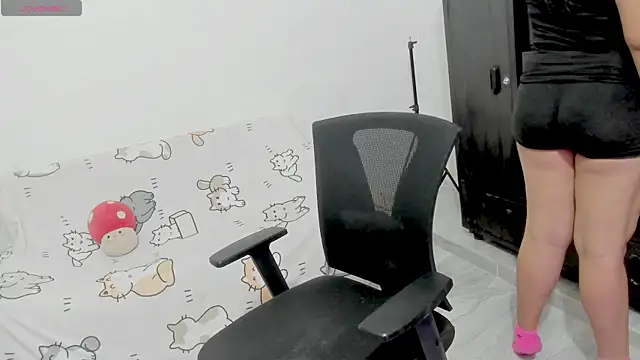 Naoko 7w7 online show from November 25, 2025, 10:54 pm