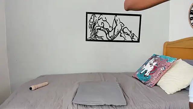 karina-lopez online show from October 2, 2025, 2:24 pm