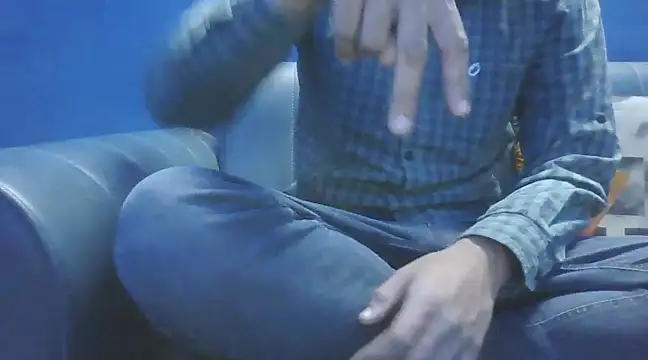 love me you online show from February 19, 2025, 2:44 pm