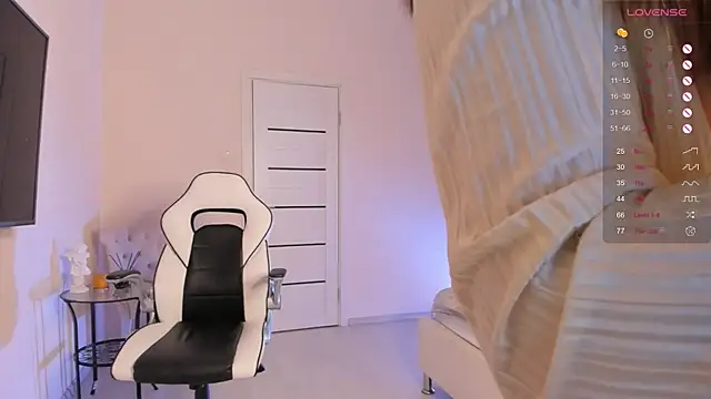 GentleMiss online show from October 18, 2025, 8:42 pm