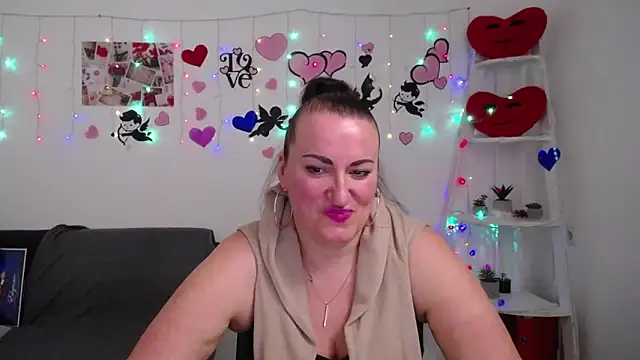 DianaMGG online show from March 6, 2025, 12:41 pm