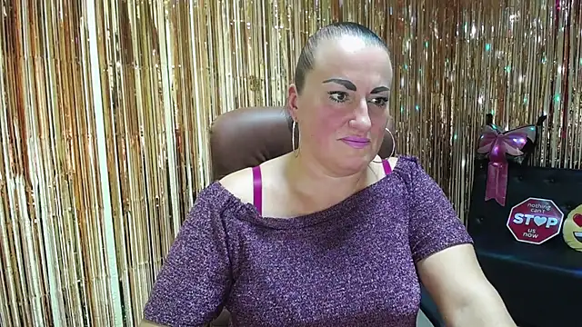 Snapshot of DianaMGG chatting on October 7, 2025, 6:38 pm DianaMGG online show from October 7, 2025, 6:38 pm