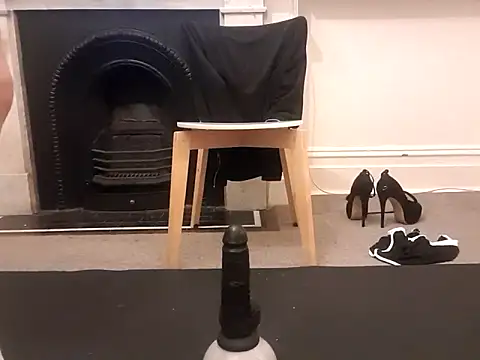 Snapshot of MystiqueRider chatting on October 17, 2025, 2:52 pm MystiqueRider online show from October 17, 2025, 2:52 pm