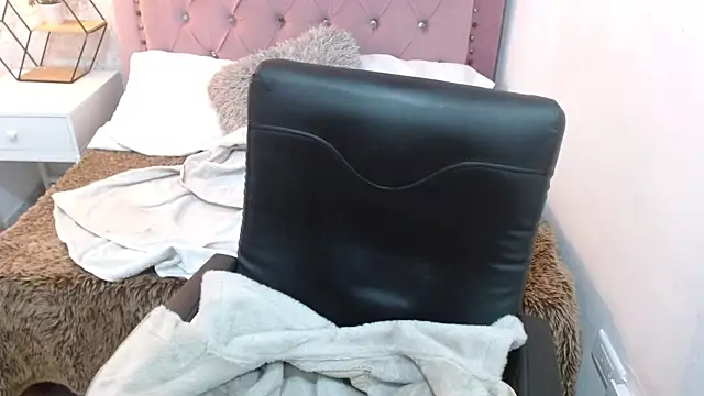 camilah tk online show from September 30, 2025, 7:30 pm