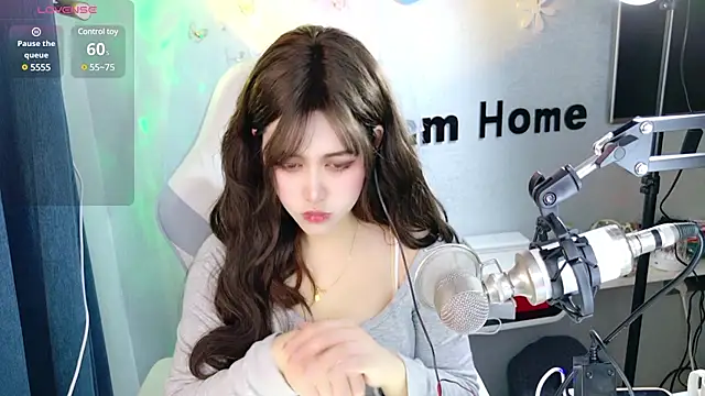 hanhan-baby online show from February 18, 2025, 6:48 am