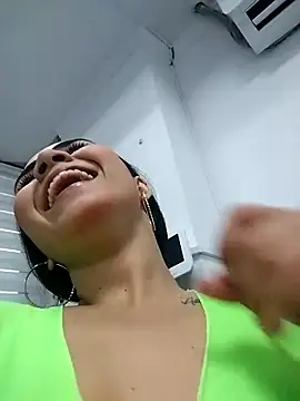 Snapshot of Natty_roberts_ chatting on March 5, 2026, 9:44 pm Natty roberts online show from March 5, 2026, 9:44 pm