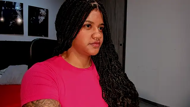 Snapshot of ZahraRose chatting on September 28, 2025, 12:21 pm ZahraRose online show from September 28, 2025, 12:21 pm