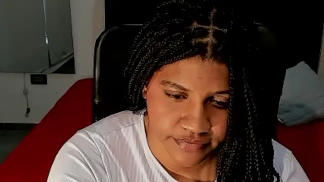 Snapshot of ZahraRose chatting on October 15, 2025, 7:58 pm ZahraRose online show from October 15, 2025, 7:58 pm