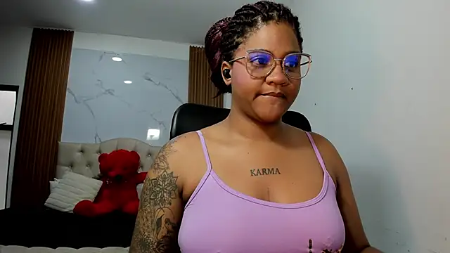 ZahraRose online show from February 26, 2026, 8:19 pm