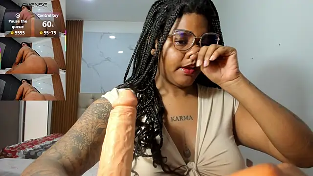 ZahraRose online show from June 30, 2026, 8:43 pm