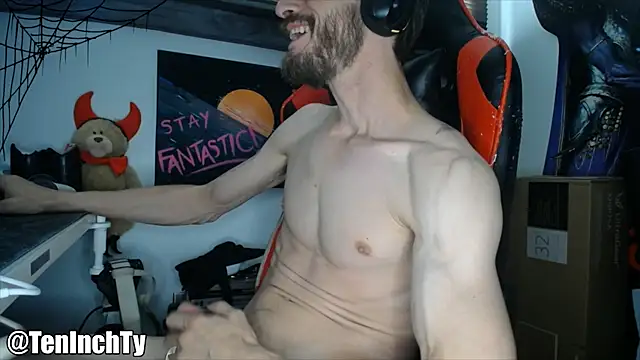 Snapshot of teninchty chatting on October 15, 2025, 5:46 pm teninchty online show from October 15, 2025, 5:46 pm