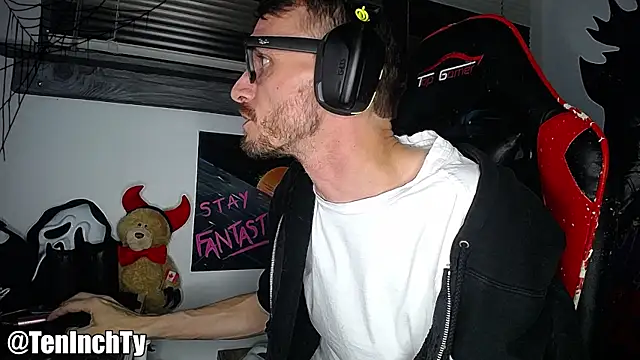 Snapshot of teninchty chatting on October 24, 2025, 4:09 am teninchty online show from October 24, 2025, 4:09 am