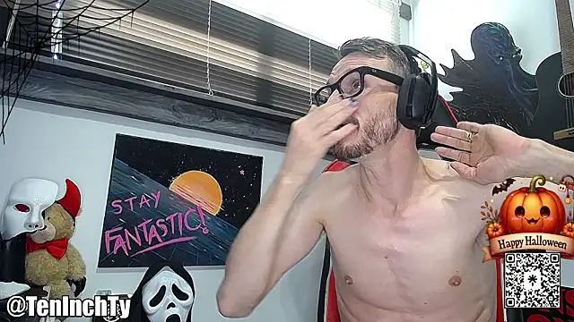 Snapshot of teninchty chatting on October 31, 2025, 5:25 pm teninchty online show from October 31, 2025, 5:25 pm