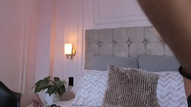 Snapshot of JasmineRoss_1 chatting on October 30, 2025, 7:03 pm JasmineRoss 1 online show from October 30, 2025, 7:03 pm