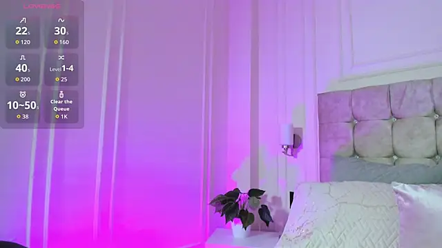 Snapshot of JasmineRoss_1 chatting on November 25, 2025, 7:14 pm JasmineRoss 1 online show from November 25, 2025, 7:14 pm