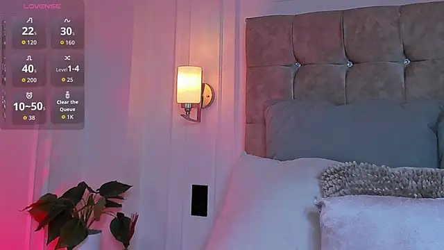 Snapshot of JasmineRoss_1 chatting on December 20, 2025, 6:37 pm JasmineRoss 1 online show from December 20, 2025, 6:37 pm